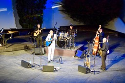 Ike Moriz swing band sextet at Oude Libertas amphitheatre December 2018 jazz blues pop